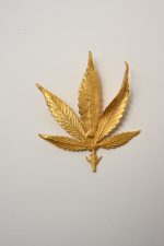 24k gold botanical leaf pendant 420karat