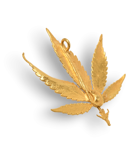 24k gold botanical leaf pendant 420karat