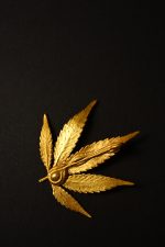420karat leaf pendant in gold nature cast