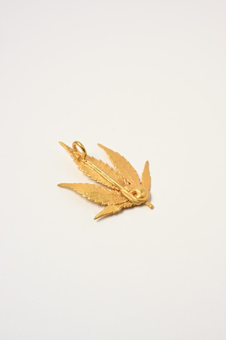 botanical botanical leaf gold pendant 420karat